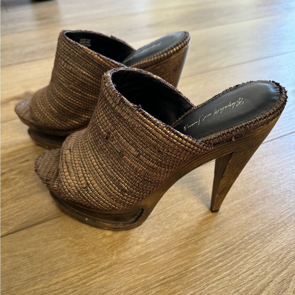 Elizabeth & James wood platforms - Picture 3 of 10